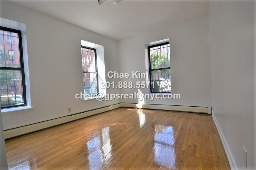 30 Bradhurst Ave - Photo 2