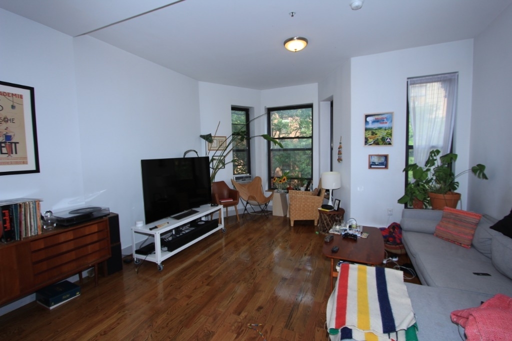 405 Franklin Ave - Photo 11