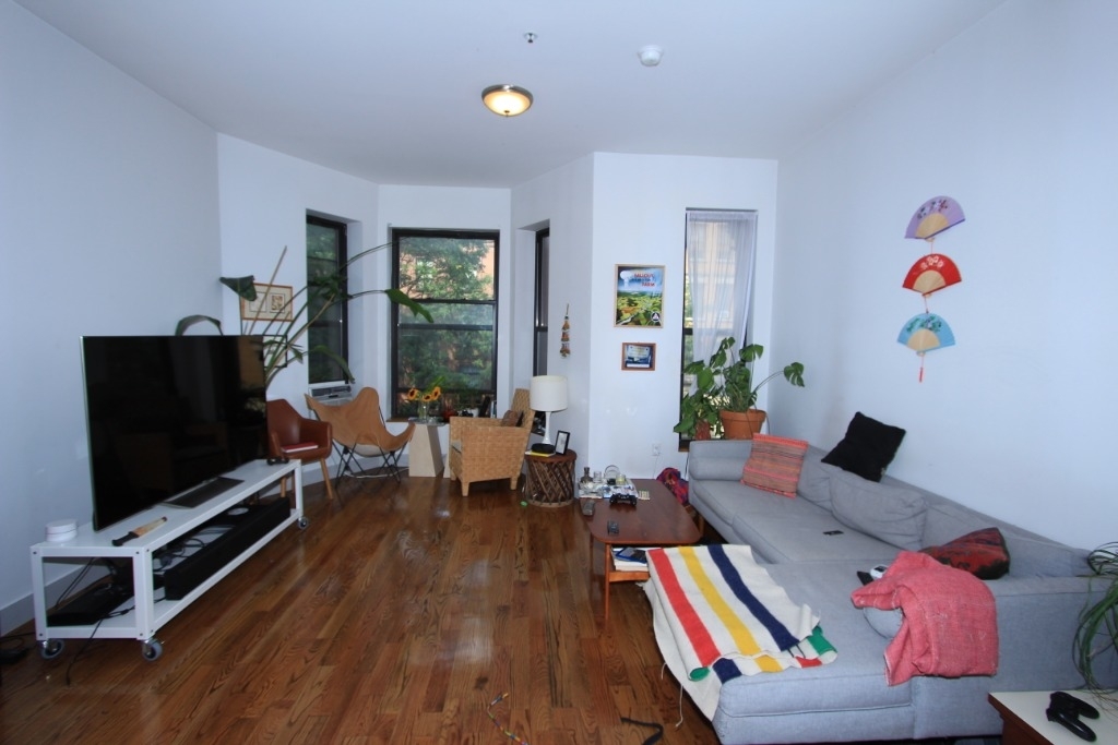 405 Franklin Ave - Photo 4