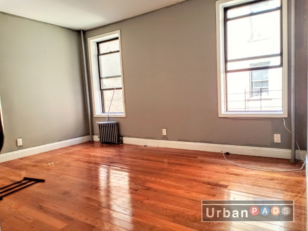 1030 Park Pl - Photo 3