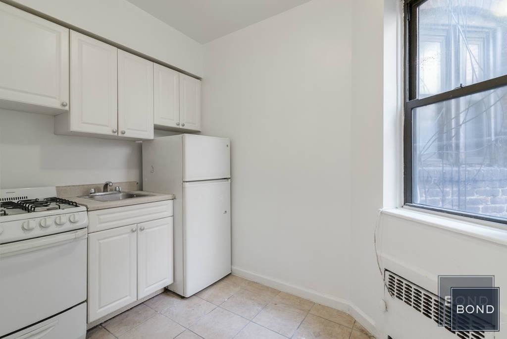 432 East 83 Street - Photo 2