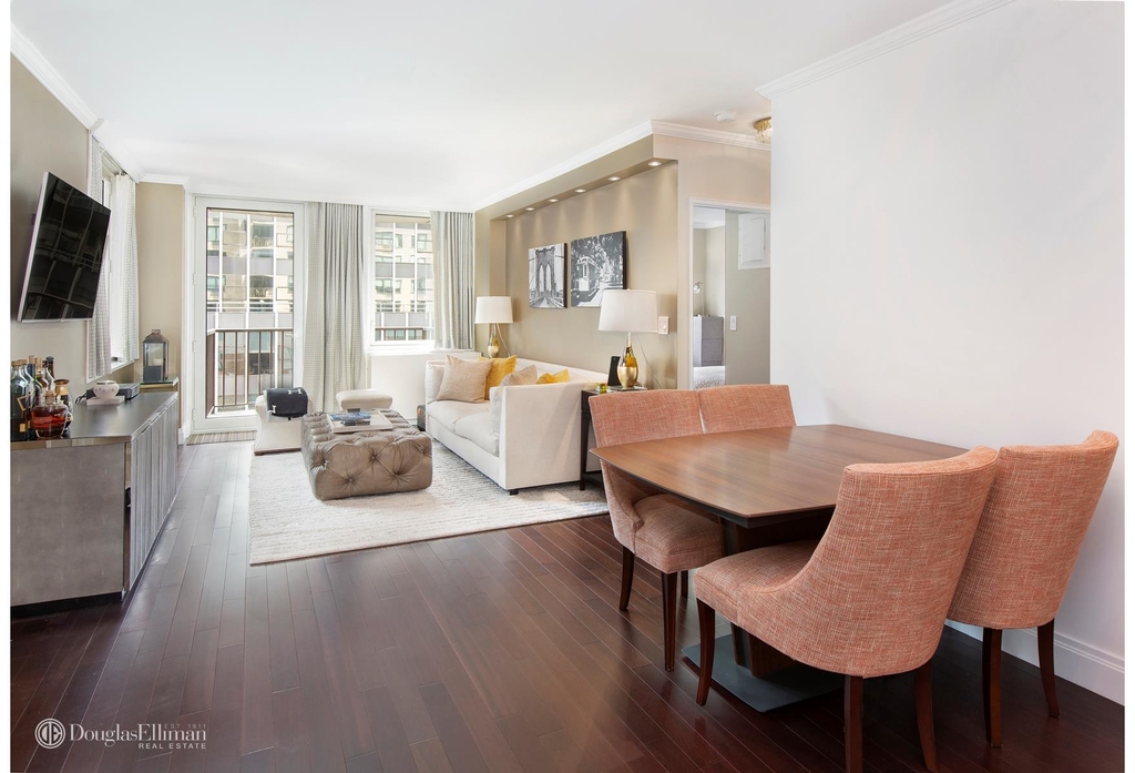 212 East 47th St - Photo 4