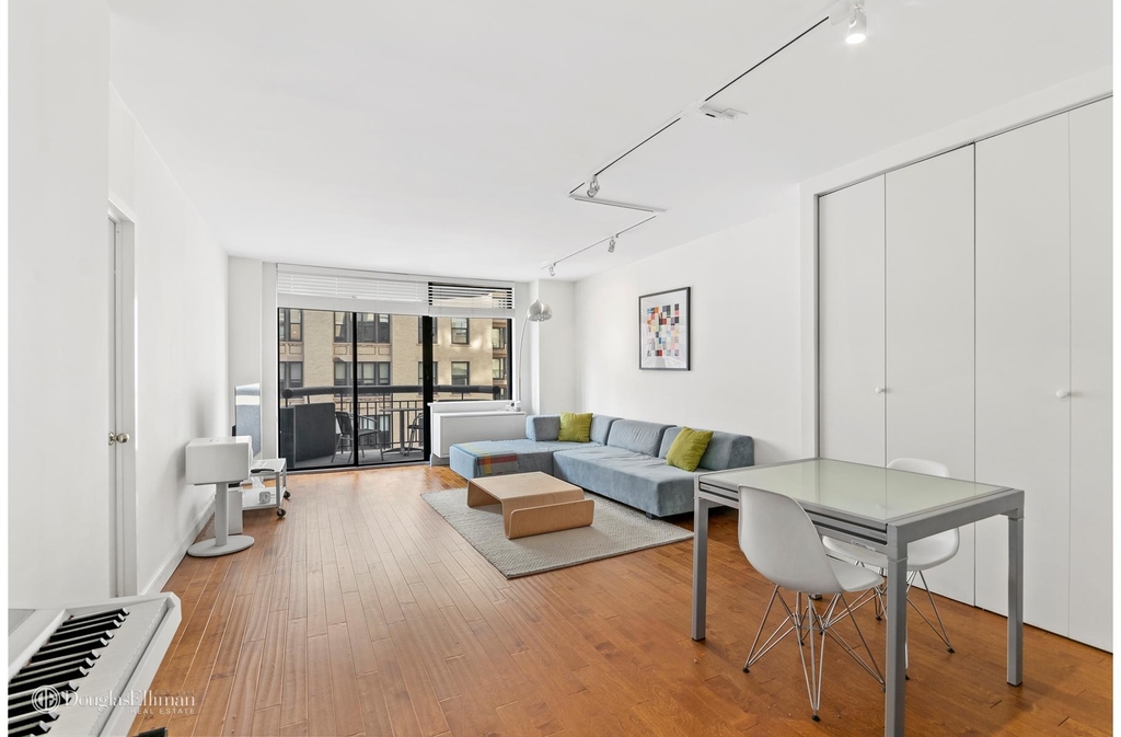 108 Fifth Avenue - Photo 1