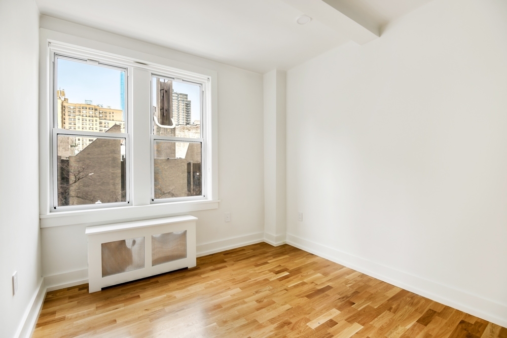 301 East 21st Street - Photo 3