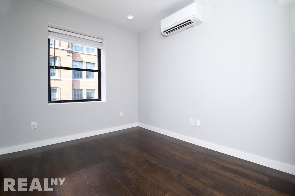 153 East 26th Street - Photo 8