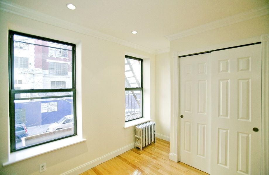 610 East 9th Street - Photo 2