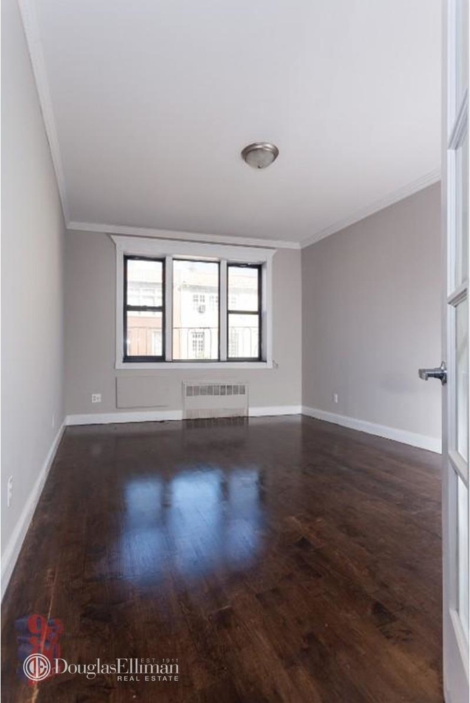 290 West 12th St - Photo 2