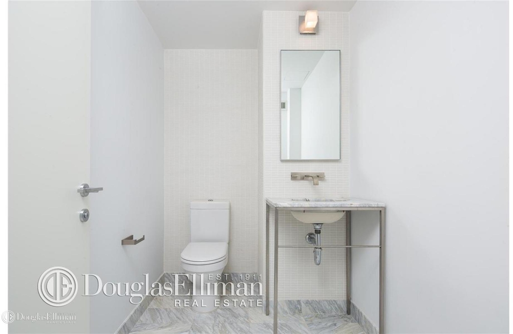 322 West 57th St - Photo 6