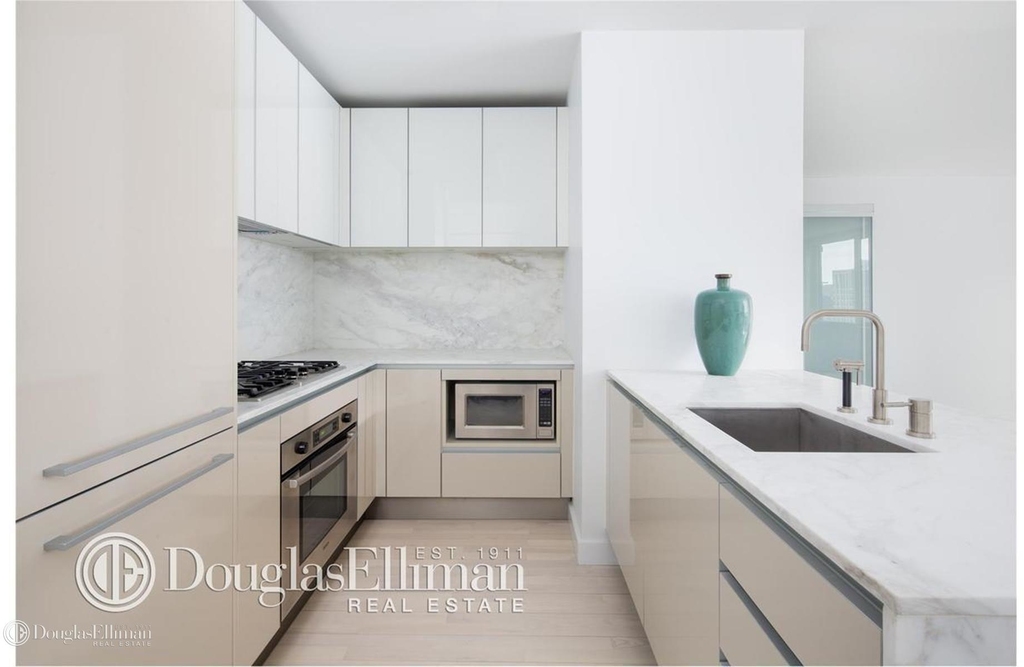 322 West 57th St - Photo 0