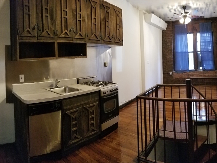 516 East 12th street - Photo 1