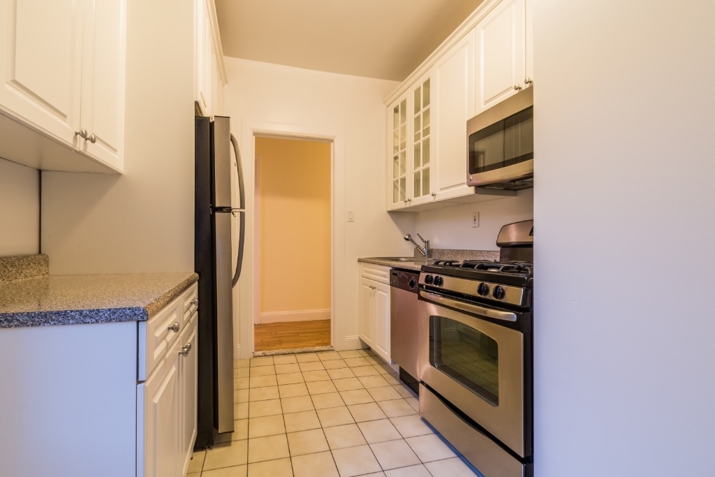 117 West 13th Street - Photo 3