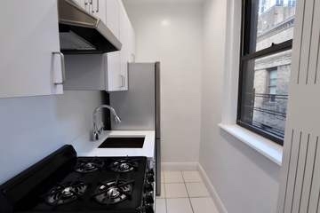 East 46th Street - Photo 9