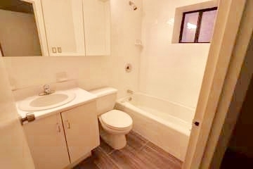 221 East 33rd Street - Photo 3