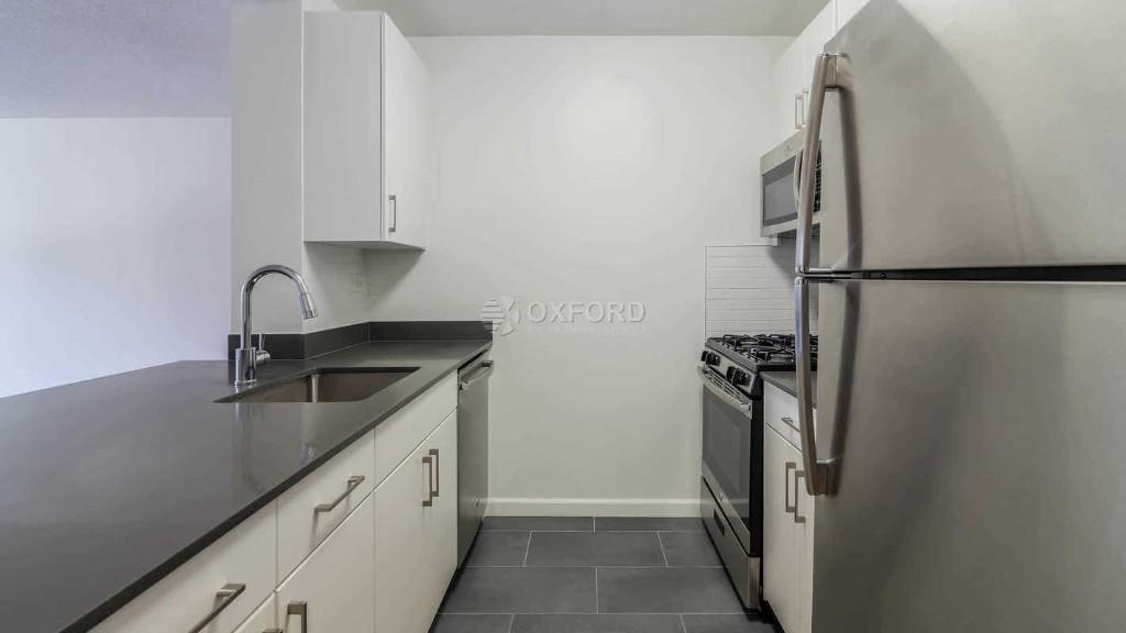 W 54th St. - Photo 12