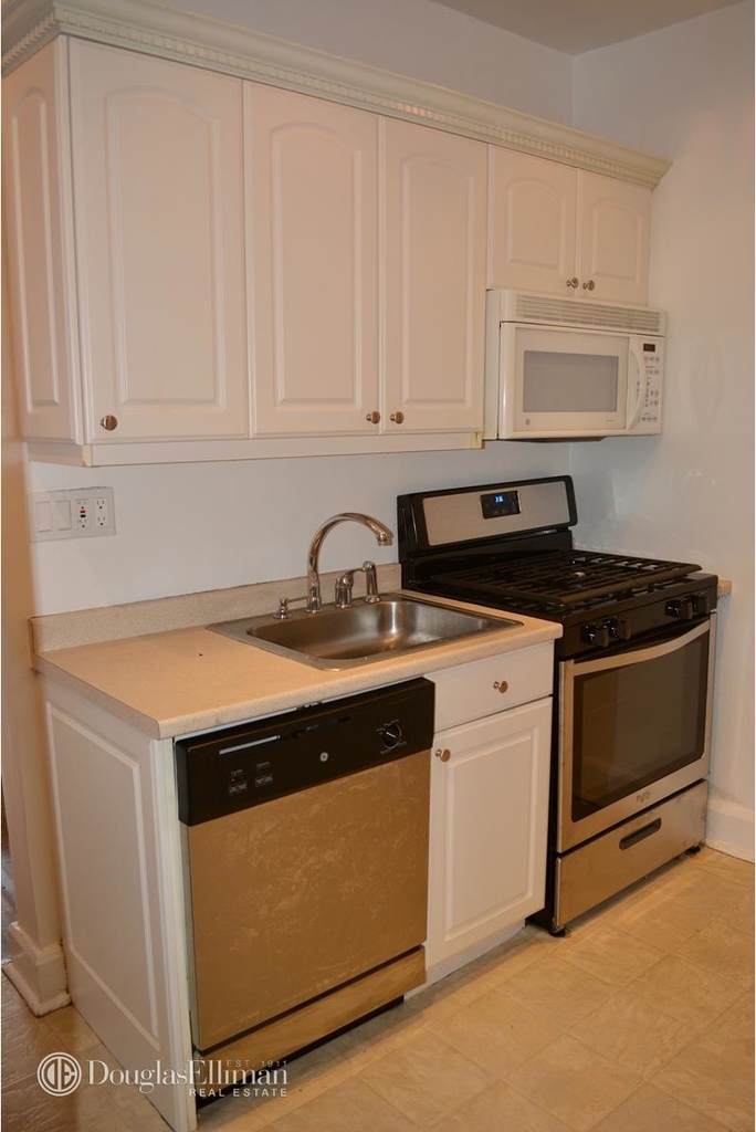 126 West 96th St - Photo 2