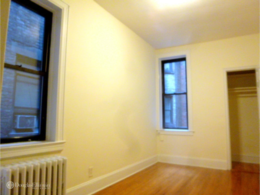 711 Second Avenue - Photo 2