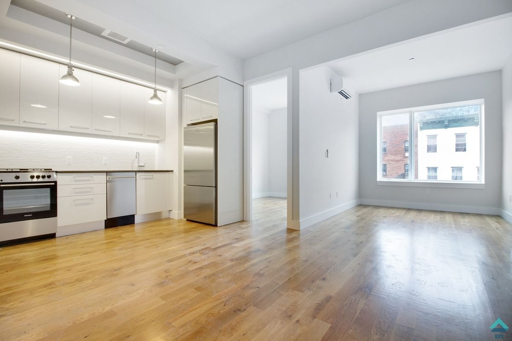 418 Lexington Avenue - Photo 4