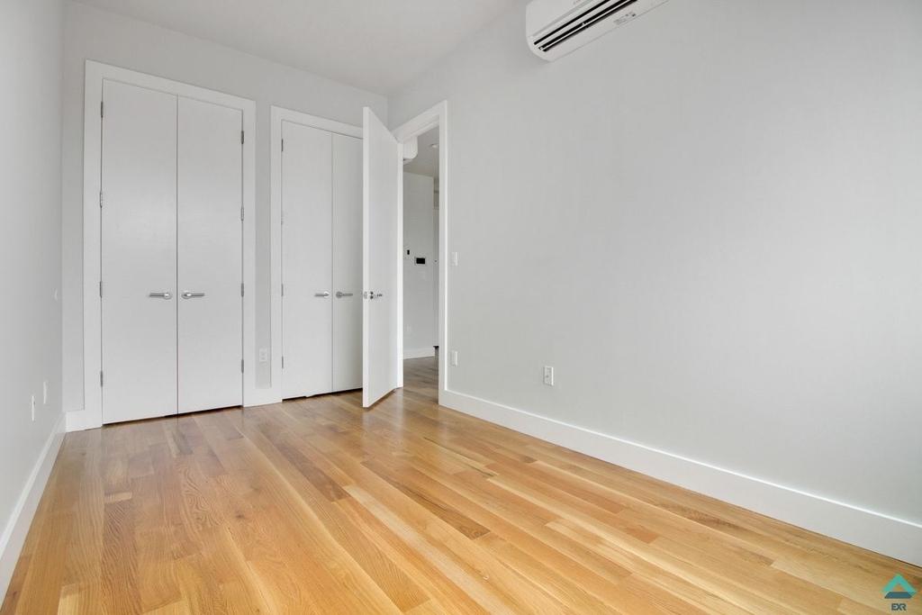 418 Lexington Avenue - Photo 5