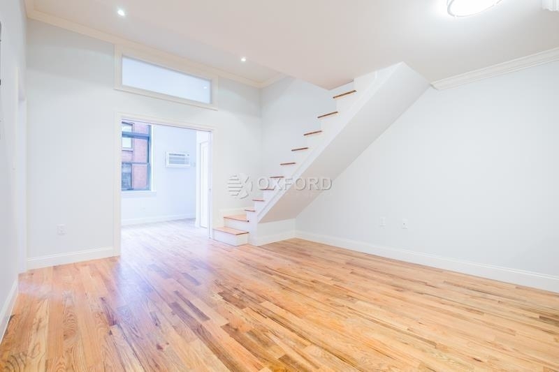 210 East 22nd Street - Photo 2