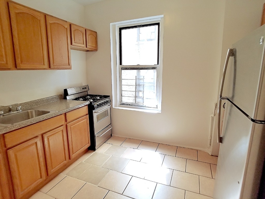 656 West 171st Street - Photo 5