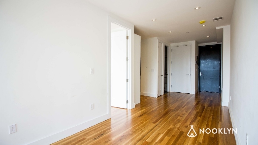 102 Somers Street - Photo 1