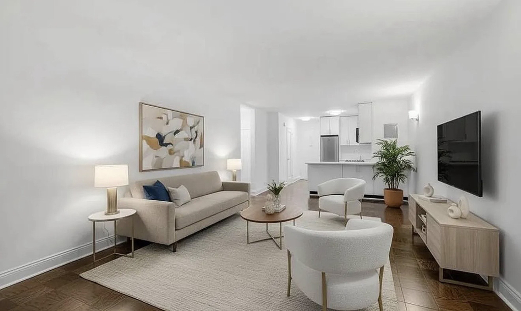 165 East 35th Street - Photo 0