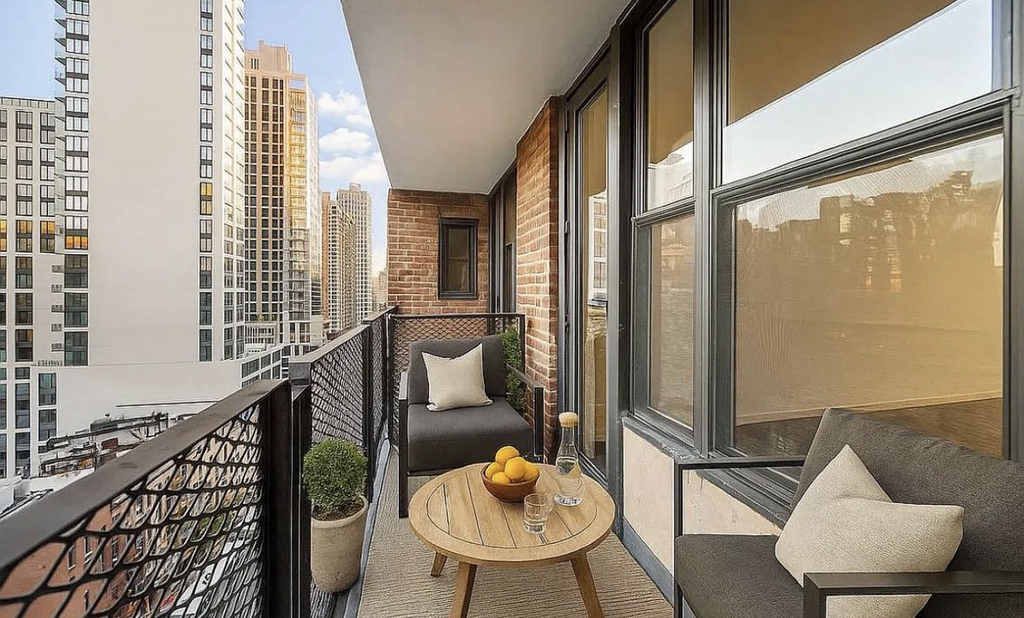 165 East 35th Street - Photo 1