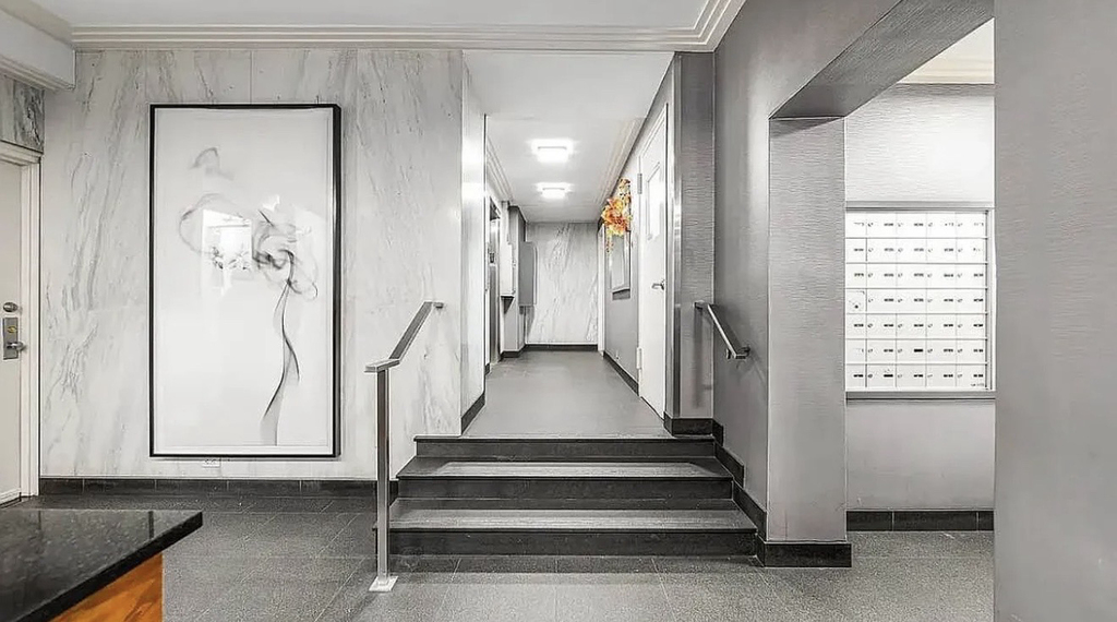 165 East 35th Street - Photo 7
