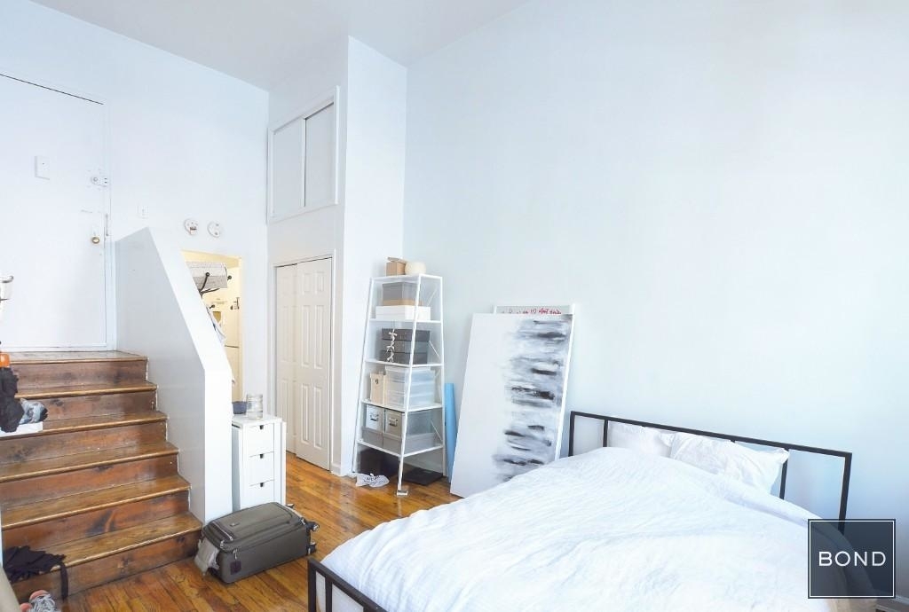 320 West 22nd Street - Photo 1