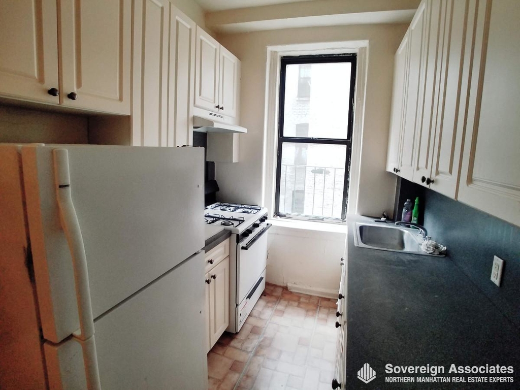 3647 Broadway - Photo 8