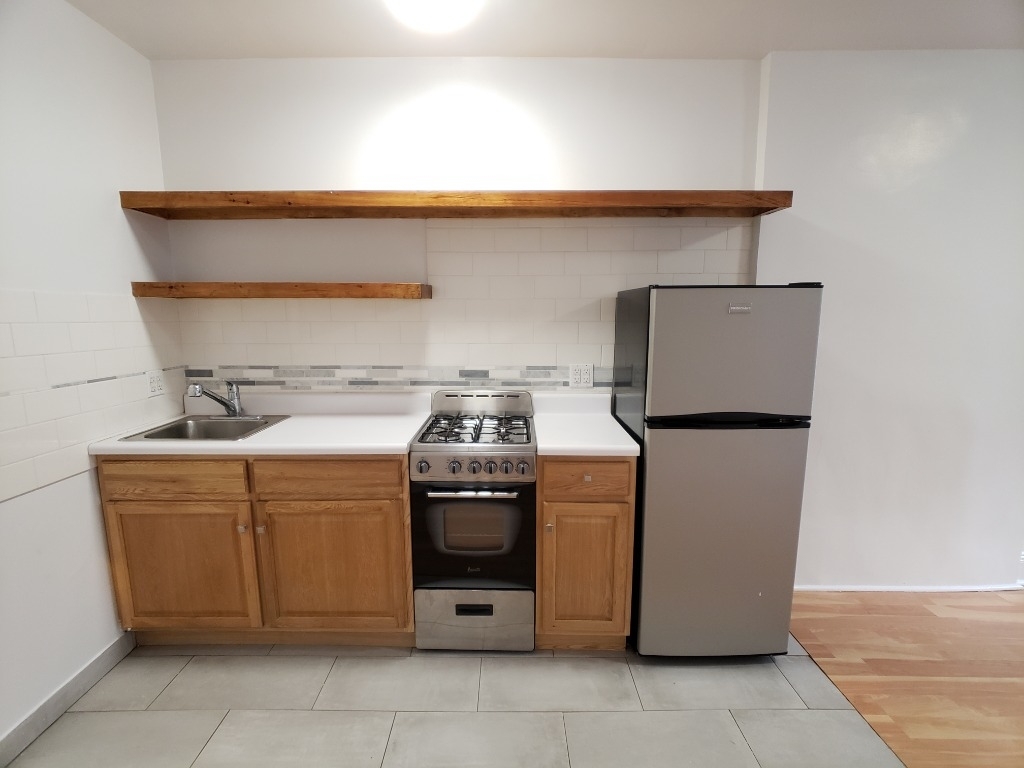 220 W 122nd - Photo 1