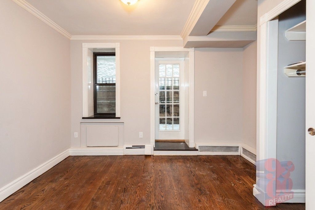 209 E 25th - Photo 2