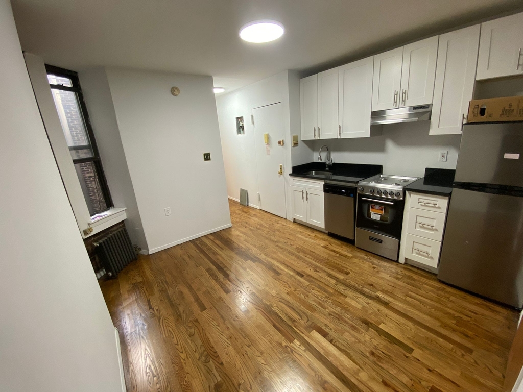 436 East 76th Street - Photo 4