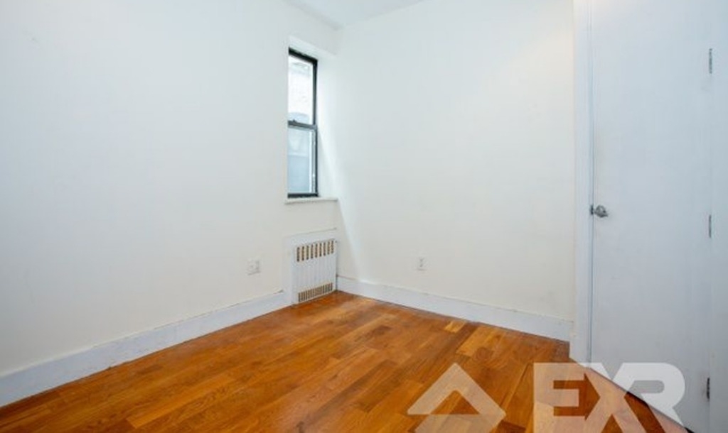 1058 Bergen St - Photo 2