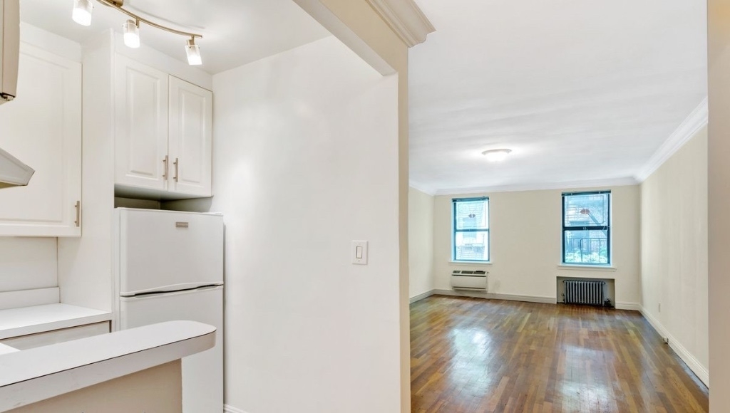 229 East 80th Street - Photo 2