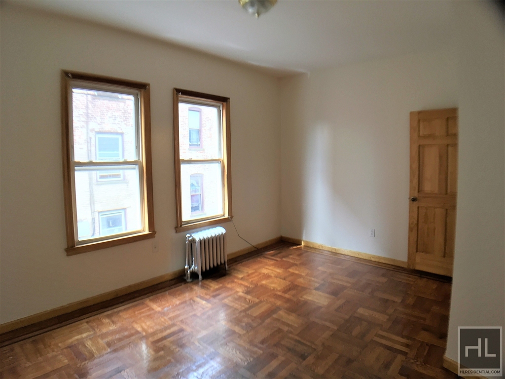 372 East 32 Street - Photo 4