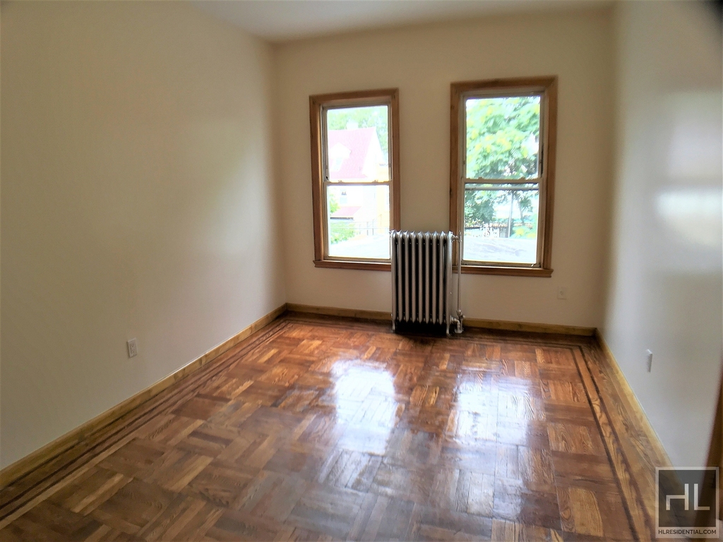 372 East 32 Street - Photo 5