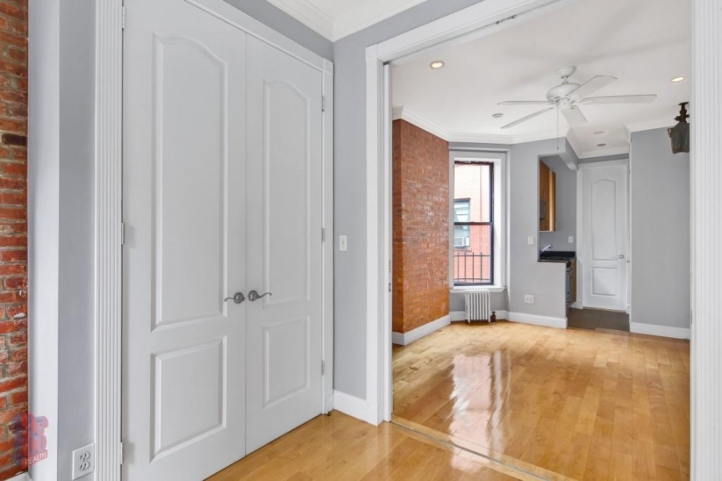 246 Mott Street - Photo 2