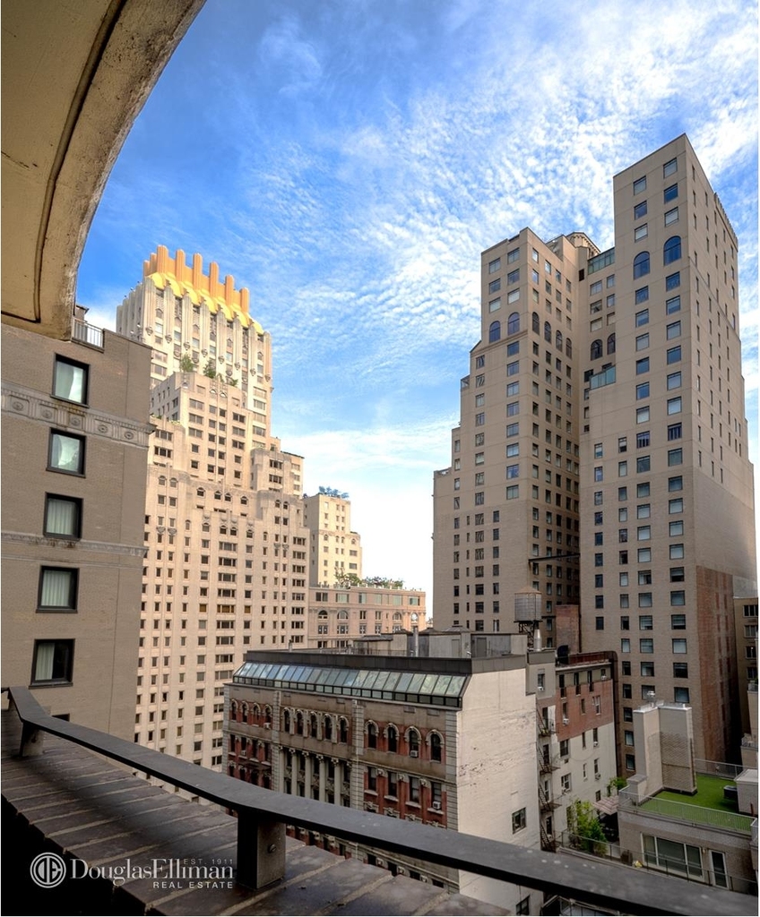 58 West 58th St - Photo 2