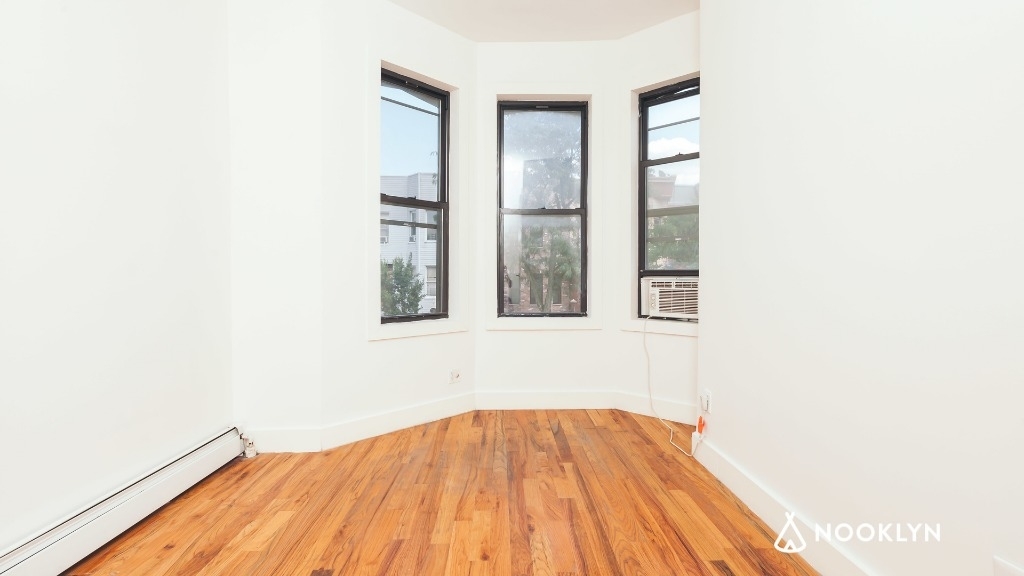 279 Cornelia St, Brooklyn - Photo 4