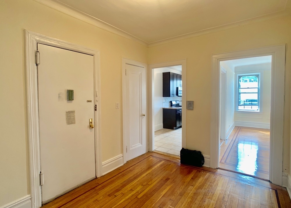 31-15 21st Avenue - Photo 10