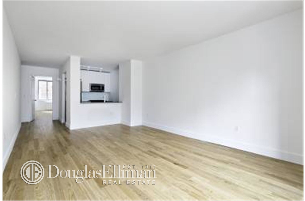 200 West 26th St - Photo 5