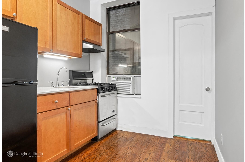 245 West 115th St - Photo 10