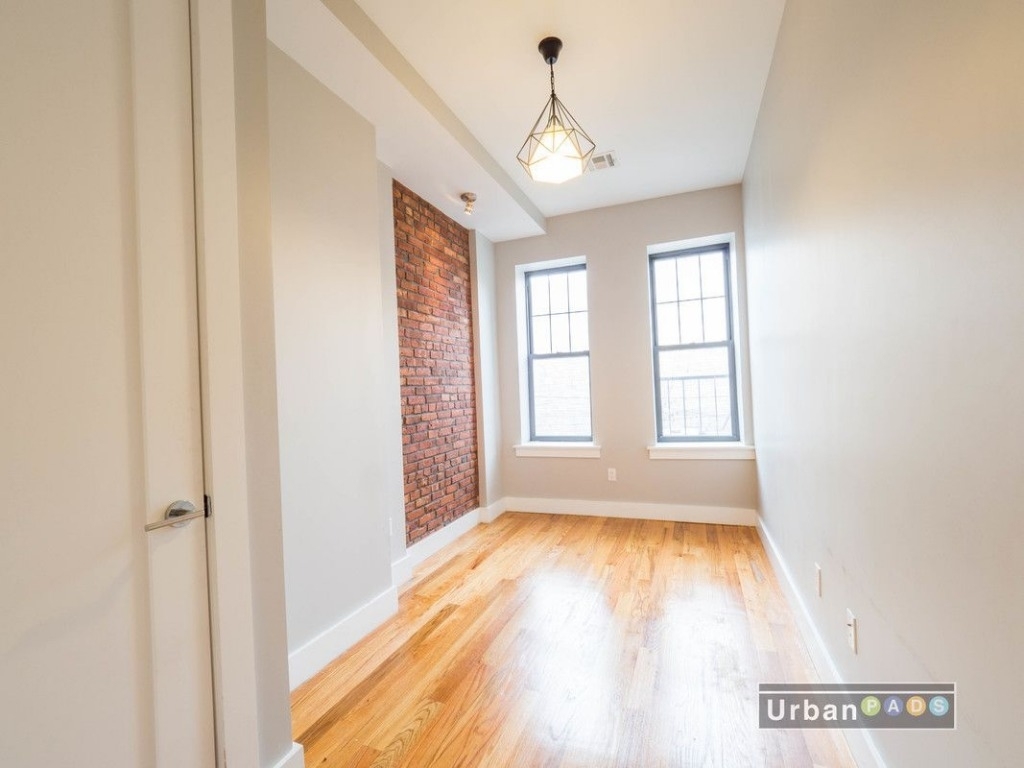 235 Wyckoff Ave - Photo 5