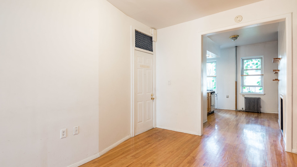 215 Franklin St 2r - Photo 8