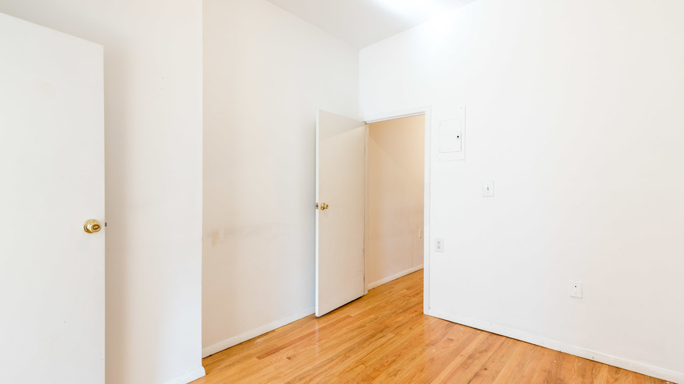 215 Franklin St 2r - Photo 2