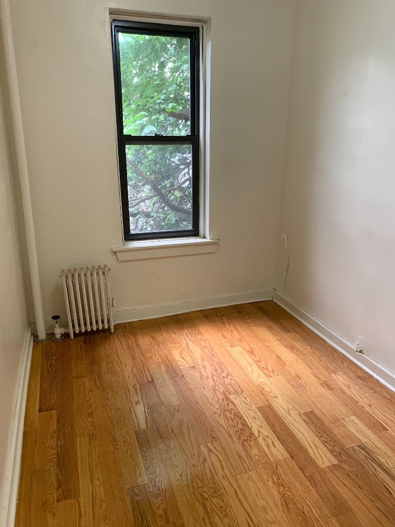 1539 Park Pl - Photo 3