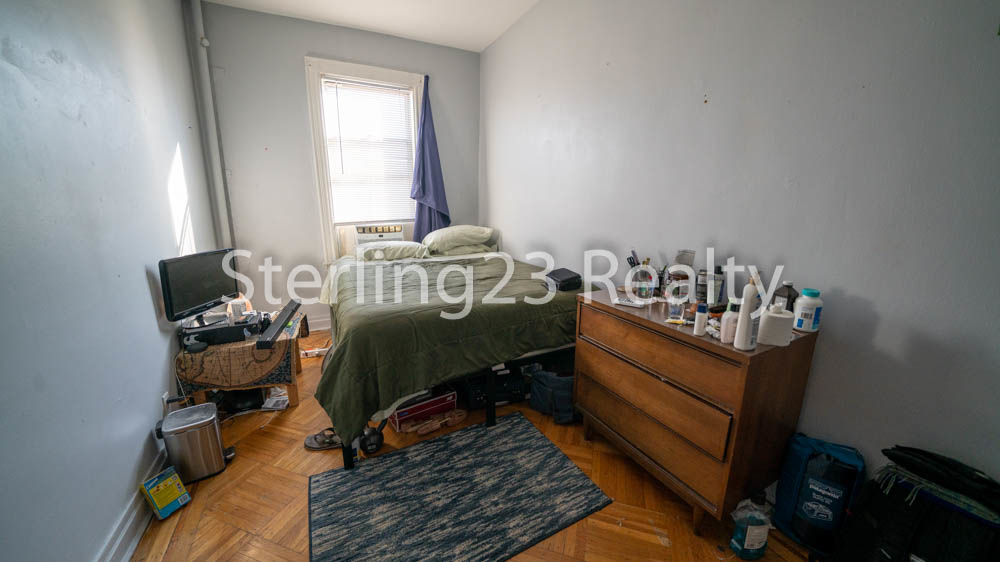 24-23 Crescent Street - Photo 6