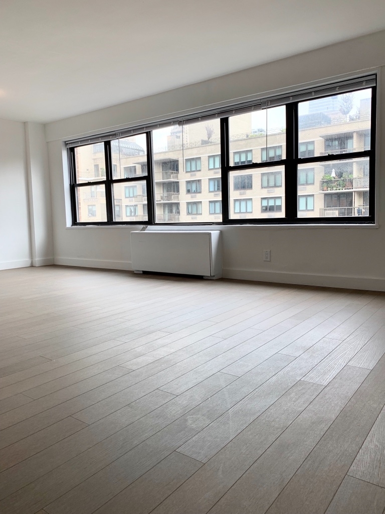 130 East 24th Street - Photo 1