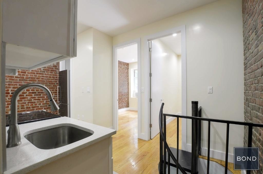 520 East 11th Street - Photo 9